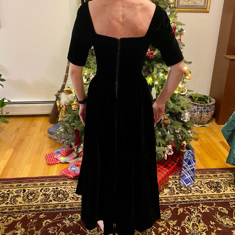 Vintage Black Velvet Long Dress Handmade Small? XS? See Rough Measurements - Picture 4 of 17